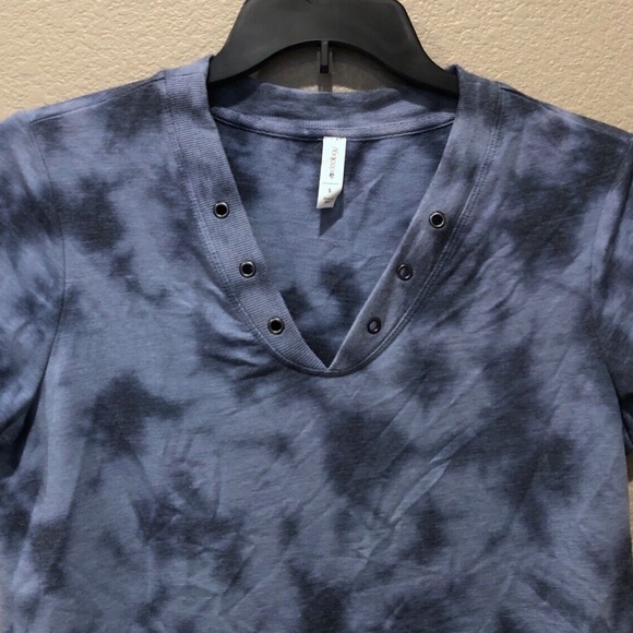 (NWT) Ideology Women's Blue Tie Dye V-Neck Short Sleeve Tunic Top Size S - Picture 7 of 12